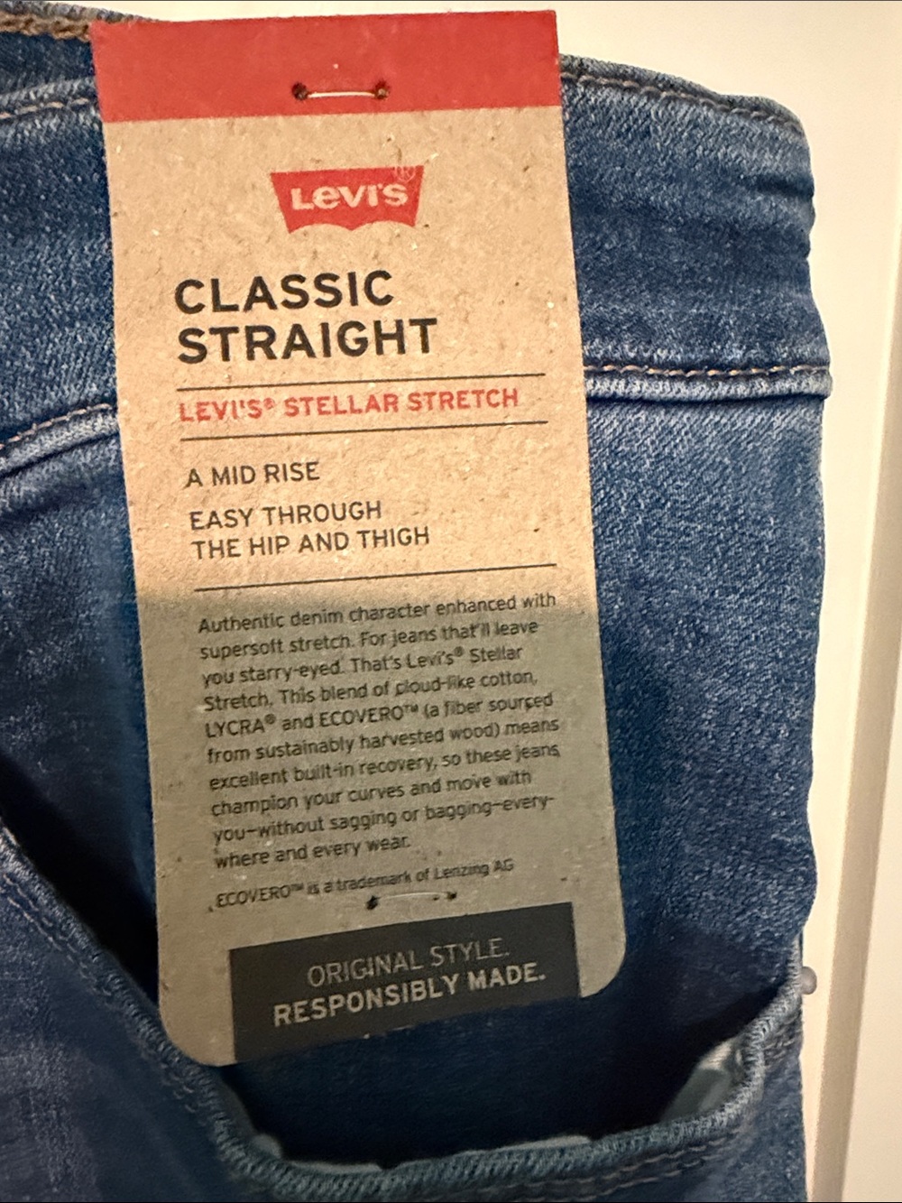 Levi's NWT Women's Straight Leg Jeans in Medium Blue Size 33 or 16S - Picture 3 of 10